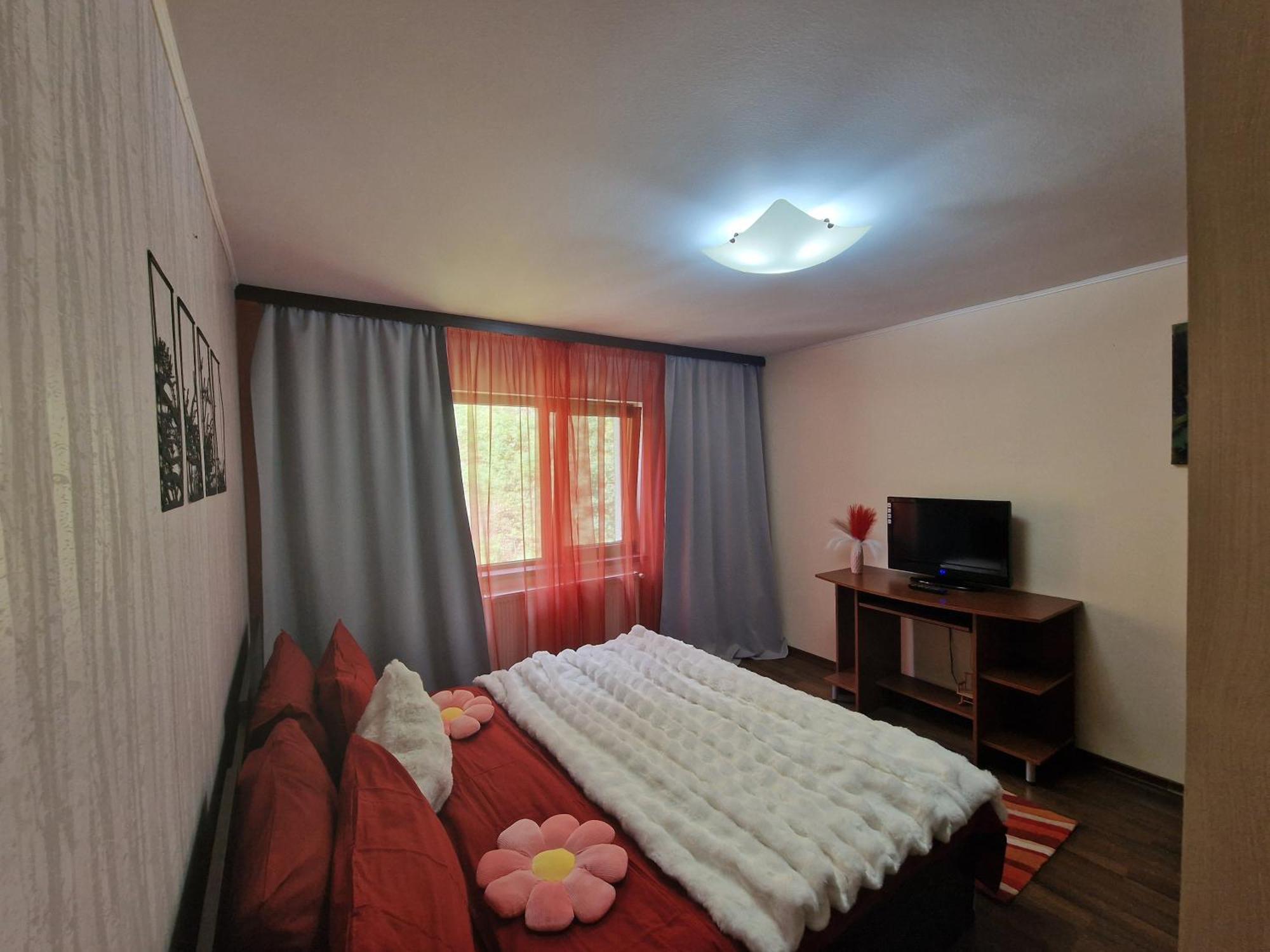 Apartament Red & Yellow Slănic-Moldova Zewnętrze zdjęcie