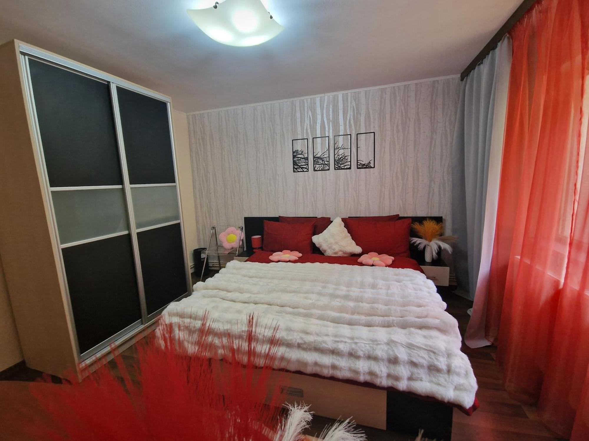 Apartament Red & Yellow Slănic-Moldova Zewnętrze zdjęcie