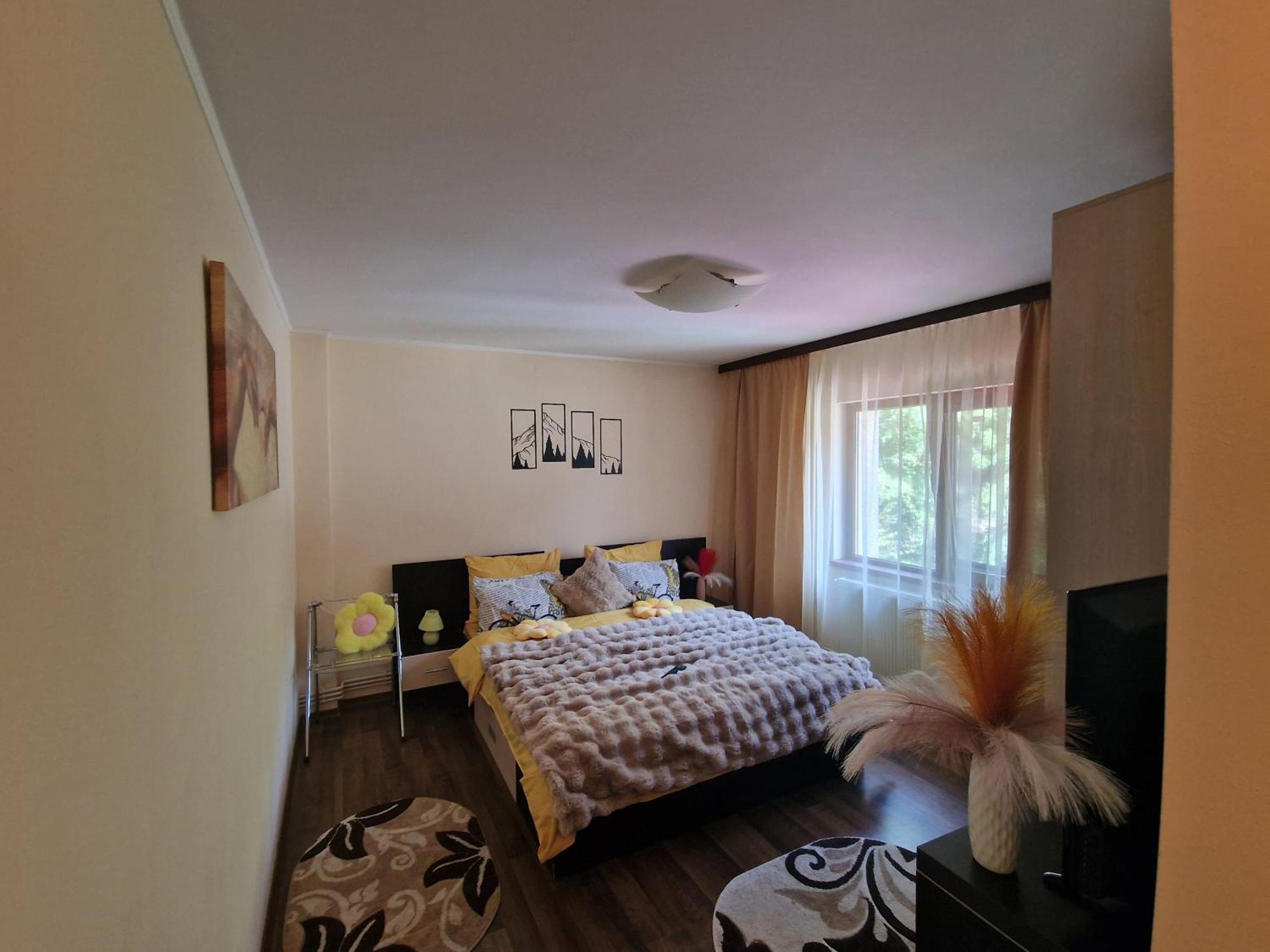 Apartament Red & Yellow Slănic-Moldova Zewnętrze zdjęcie