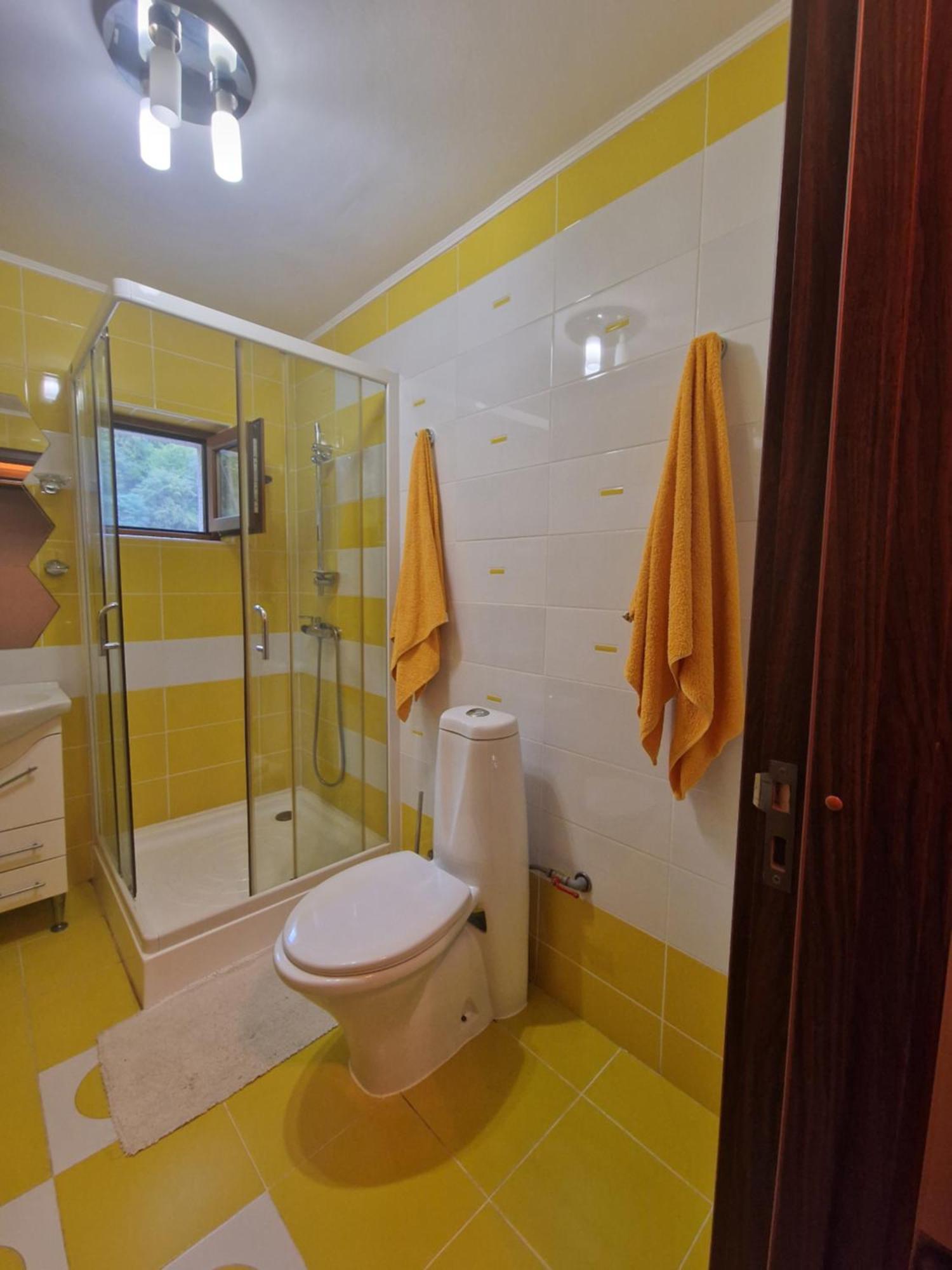 Apartament Red & Yellow Slănic-Moldova Zewnętrze zdjęcie